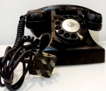 Telefone preto de baquelite. Década 1950/60.