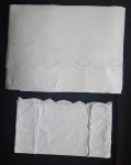 MUNDO DO ENXOVAL - ISABELA NARCHI - Jogo de Cama Super King, 100% algodão, no tom branco, com barrad