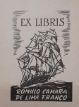 Biblioteca PREFEITO DO DISTRITO FERERAL (Rio de Janeiro) 1947 -1951. MARECHAL ANGELO MENDES DE MORAES ( 1896 - 1990)  e   coleção de ALBERTO LIMA  (1898 - 1971) RARO 1 EX - LIBRIS , pertence a uma das maiores e mais importantes coleções de EX- LIBRIS do Brasil, foi usado  na 1 Exposição Municipal de Ex - Libris do Distrito Federal ( Rio de Janeiro)  em 1949. pertenceu a coleção pessoal do grande ALBERTO LIMA, e foi  reunida, catalogada  e presenteada especialmente ao Prefeito do Então Distrito Federal,  OPORTUNIDADE ÚNICA de ter parte dessa coleção histórica.