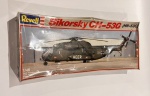 Raro Kit de montar Revell Sikorsky CH-53G, escala enorme de 1/48, exemplar lacrado da década de 1990. Item que fazia parte do acervo de um grande colecionador de kits e miniaturas.