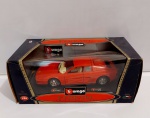 Miniatura de metal, escal 1:24 Ferrari Testarossa 1984, Burago Vip Collection, edição rara de se encontrar. Está em caixa original e ainda lacrado na base de plástico.