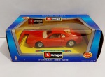 Miniatura de metal, escala 1:24 Ferrari 308 GTB, Burago, edição rara de se encontrar. Está em caixa original e ainda lacrado na base amarela de plástico.