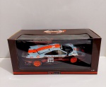 Mclaren F1 Gtr Gulf Team Le Mans 97 - Minichamps Miniatura de metal em escala 1/18, exemplar impecável fundido em metal, escala grande com aproximadamente 25 cm. de comprimento, está na caixa original e ainda lacrado na base, retirado somente para fotos e conferencia. Item altamente colecionável, e dificil de se encontrar no mercado nacional de brinquedos antigos e colecionaveis.