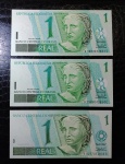 BRASIL - 3 CÉDULAS DE 1 REAL - 2 CÉDULAS C254 AC (NUMERAÇÃO EM SEQUENCIA) ANO 2003 E UMA CÉDULA C251 BB ANO 1999 - TODAS EM ESTADO FE