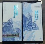 Iconografia da Fauna Brasileira, belissimo material produzido em conjunto pela Numismática Completei e o museu de Valores do Banco Central e Collectgram. Esse Folder possui a cédula de 2 Reais da nova familia do real e uma moeda de 500 cruzeiros que também possuia a tartaruga marinha como motivo, devidamente registrado com selo com a numeração da cédula e o Folder ainda possui um registro de numero 814. Foram produzidos apenas 2000. Vide fotos.