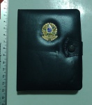 BRASIL - ESTOJO LANÇADO PELA CASA DA MOEDA DO BRASIL EM COMEMORAÇÃO AO SESQUICENTENÁRIO DA REPÚBLICA -1972 - CONTENDO 2 MOEDAS - MOEDA DE 1 CRUZEIRO NIQUEL E UMA MOEDA DE 20 CRUZEIROS DE PRATA - AMBAS EM ESTADO FLOR DE CUNHO.