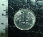 BRASIL - MOEDA DE 1 REAL DA PRIMEIRA FAMÍLIA EM ESTADO FLOR DE CUNHO