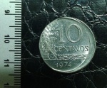 BRASIL - MOEDA DE 10 CENTAVOS 1974 - COM BONÉ (DEFEITO NA CUNHAGEM) ESTADO SOBERBO++