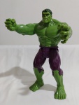 BRINQUEDO - BONECO DO HULK ORIGINAL HASBRO EM EXCELENTE ESTADO DE CONSERVAÇÃO EM PLASTICO RIGIDO, ARTICULADO - MEDINDO 28,5CM DE ALTURA