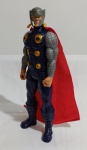 BRINQUEDO - BONECO DO THOR ORIGINAL HASBRO ARTICULADO, OS BRAÇOS NÃO FICAM LEVANTADOS, CONTEM DESGASTES, NÃO POSSUI O MARTELO