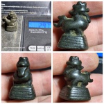 Peso para ópio, BURMA , formato animal Usado como Dinheiro, 29,7 gramas. Esses peso para Ópio em formato diversos eram utilizados em Burma, Sião e Laos, 1600-1860, eram feitos em bronze e posteriormente alem de servirem para pesar ópio eram utilizados como dinheiro.