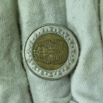 380 - Moeda Egito 1 Pound 2008 com busto do Faraó Tutancâmon