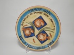 Prato boa lembrança em cerâmica TASTE-VIN - BELO HORIZONTE 2005. Quenelles de Saumon souce Ciboulette. Mede 26 cm de diâmetro.