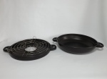 Churrasqueira portátil de fogão em teflon, grelha em metal cromado. Mede 32 cm x 30 cm.
