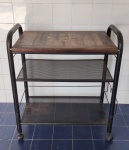 Mesa carrinho com 2 estágios em ferro, anos 60, para colocar TV (constam rodinhas).