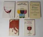 LIVRO (5) - a) "Vinhos" do Brasil e do Mundo. b) "Introdução ao Mundo do Vinho". c) "Gernean Wines". d) "A arte de beber vinho". e) "Bebo, logo existo".