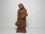 ELIFAS Modesto Batista (Goiânia, GO 1950) "Maternidade" Escultura em barro cozido. Assinada. Alt. 33cm.