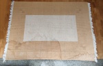 Tapete em sisal medindo 2,45 x 1,83 = 4,48m². Com manchas.