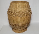 Cesto em lambri. Alt. 60cm.