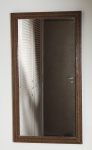 Espelho retangular, moldura de madeira. 65 x 35cm.