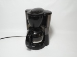 Cafeteira da marca BRITÂNIA, preta, com capacidade para 14 cafezinhos, FUNCIONANDO, porém sem garantia. Alimentação 127 Volts, 600 W.