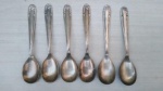 LOTE COM SEIS (6) ANTIGAS COLHERES DE CAFÉ SENDO 2 ELPRATA E 4 BELLINI, USADAS, NO ESTADO, VIDE DETALHES NAS FOTOS.