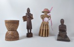 Miscelânea de miniaturas produzidas em madeira e vime, diversas procedências, maior peça representando dama Oriental com 14 cm de altura.