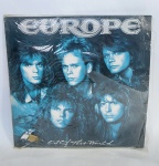 LP - Conservado e original disco de vinil - EUROPE - OUT OF THIS WOLD - Ano: 1988  - EPIC - Acompanha encarte - Medida: 31 cm x 31 cm.