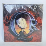 LP - Conservado, raro e original disco de vinil - QUIET RIOT - Q R - Ano: 1988  - CBS RECORDS - Acompanha encarte - Medida: 31 cm x 31 cm.