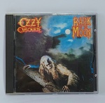 CD - Conservado e original COMPACT DISC - OZZY ESBOURNE - BARK AT THE MOON - . Medida: 14 cm x 12 cm x 1 cm.