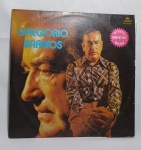 Antigo e Original Disco de Vinil - GREGÓRIO BARRIOS - Ano: 1972 - Disco em ótimo estado - Possui degastes na capa - Conforme Fotos - Medida: 31 x 31 cm.