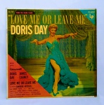 Antigo e Original Disco de Vinil de Acervo - LP - DORIS DAY - ''LOVE ME OR LEAVE ME'' - Discos em ótimo estado - Conforme fotos - ACERVO do violinista, cantor e compositor Jararaca (José Luiz Calazans) e de seu filho Luiz Calazans - Medida: 31 x 31 cm.