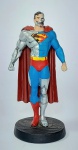 DC COMICS - Linda miniatura em metal pintada à mão representando - SUPERCIBORGUE - Coleção Super Heróis - Eaglemoss Collections - Acompanha revista - Medida: 10 cm de altura x 5 cm x 4,5 cm de diâmetro de base.