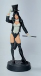 DC COMICS - Linda miniatura em metal pintada à mão representando - ZATANNA - Coleção Super Heróis -  Eaglemoss Collections - Acompanha revista - Medida: 10,5 cm de altura x  4,5 cm de diâmetro de base.