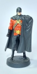 DC COMICS - Linda miniatura em metal pintada à mão representando - ROBIN VERMELHO - Coleção Super Heróis - Eaglemoss Collections - Acompanha revista - Medida: 10 cm de altura x 6 cm x 4,5 cm de diâmetro de base.