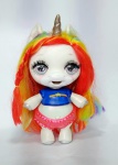 Linda e Original Boneca - Importada - Poosie Slime - Unicórnio Rainbow - 2018 -Funcionando - 30 cm de altura - Ela tem grande cabelo, brushable arco-íris, lindos cílios longos e uma roupa removível - Possui container interno para armazenar a comidinha(SLIME) e possui dispositivos manuais (botão na barriga e alavanca com funções) - Faça Slime e alimente seu Unicórnio com ele - Vendido conforme fotos (sem acessórios extras) - Medida: 30 x 15 x 13 cm.