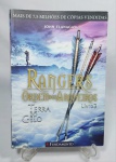 Livro de Coleção - RANGERS ORDEM DOS ARQUEIROS - Livro 3 - TERRA DO GELO - por John Flanagan - Editora: Fundamento - Mais de 7,5 milhões de cópias vendidas - Possui 256 páginas conservadas - Português - Medida: 23 x 16 x 3 cm.