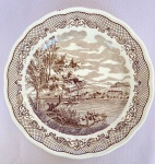 SWISS LANDSCAPE. DISHWASHER PROOF - Prato de sobremesa em porcelana branca italiana decorada com paisagem e bordas em arabescos e volutas na cor marrom. Med.: 20cm de diâmetro.