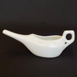 PORCELANA MAUA - Antigo pote alimentador inflantil em porcelana na cor branca, med. 18cm