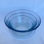 MARINEX - Lote com 3 (três) tijelas de vidro com borda decorada. Maior med.: 23cm de diâmetro e 10cm de altura.