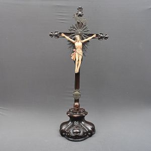 Antigo e lindíssimo Crucifixo Indo português, Ilha de Goa, séc. XVIII. Alt. Cruz 93 cm. Alt. Cristo