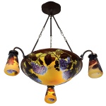 <B>EMILE GALLÉ - Lustre</b> composto de prato suspenso ao teto por três hastes de cujas bordas saem três tulipas dispostas com a abertura para baixo. Exemplar em "cameo glass" com superfície amarela decorada com hortênsias e folhagens em azul e verde. Ass. no prato e nas três tulipas. Diâm. 64 cm