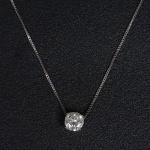 <B>"Pendentif"</B> de diamantes "full brilliant cut", montados em ouro branco 18k, com  peso aproximado de 1,25 quilates. Peso da peça 3,20 gramas.