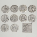 <b>Conjunto de 10 medalhas e 1 placa em prata 999</b>. Os Bandeirantes - Uma Raça de Gigantes.  Gravura de Honório Peçanha. Ouro Preto Collection. Peso total 526 gramas.