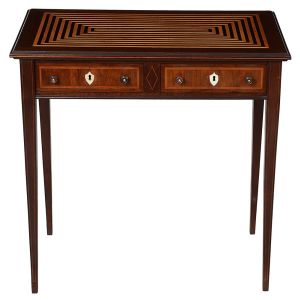 <b>Mesa</b> brasileira construída em madeiras nobres. Caixa retangular com duas gavetas com puxadores em pinos e espelho das fechaduras em osso. Tampo com "marqueterie" geometrizada e concêntrica. Pernas facetadas e afiladas. Med. 81 x 80 x 47,5 cm