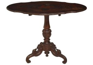 <b>Mesa </b>europeia do séc. XVIII, provavelmente austríaca, em madeira nobre, construída no sistema "tilt-top". Decoração em "marqueterie" e policromia tendo ao centro medalhão com figuras de pastores e animais. Restante do tampo com reservas de animais, guirlandas e elementos concheados. Coluna central em segmentos de balaústre e triplas pernas recurvadas entalhadas com cabras. Med. 77 x 105 x 69 cm