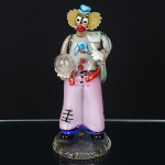 Interessante <b>figura de palhaço</b> italiana em vidro de Murano. Alt. 35 cm