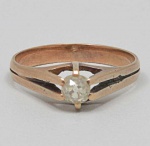 Anel de homem em ouro 18k com um diamante lapidação Brasil com peso aproximado de 0,20 quilate.