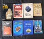 (8) Livros, diversos autores, sobre  a cura com pedras preciosas, cristais e metais. Aoresentam amarelados do tempo.