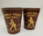 Vintage "Johnnie Walker" Whisky Escocês Couro Copo de dados feito Na Inglaterra. Medindo; 10 x 7 cm